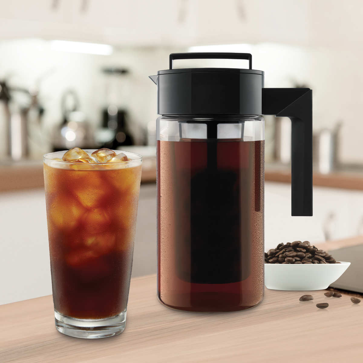 cold-brew-coffee-maker-h7 10310-ColdBrewCoffeeMaker-1qt-lifestyle2.png