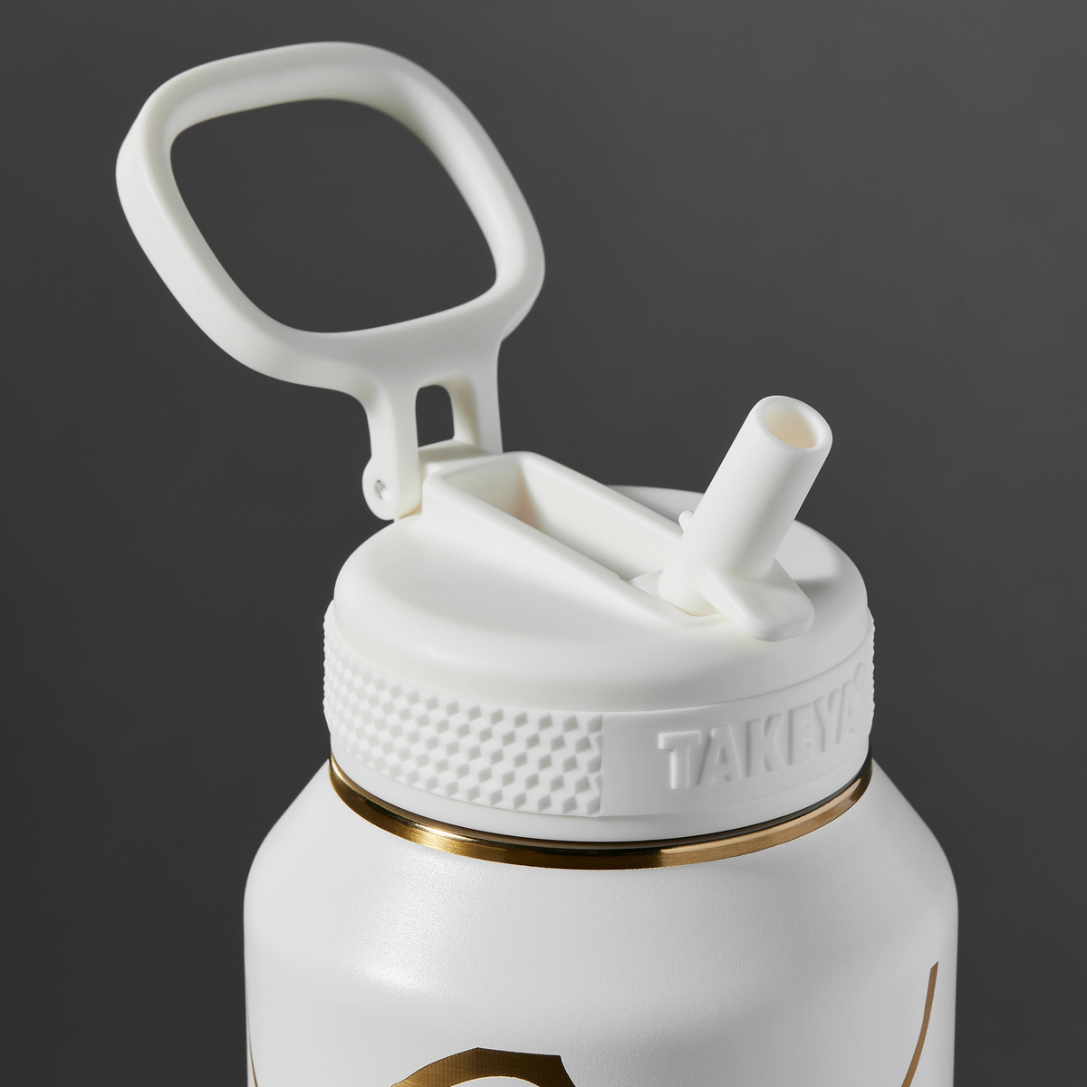 kintsugi-water-bottle-with-straw-lid-f4 51389-TK_HO25_Kintsugi_Takeya9271.png