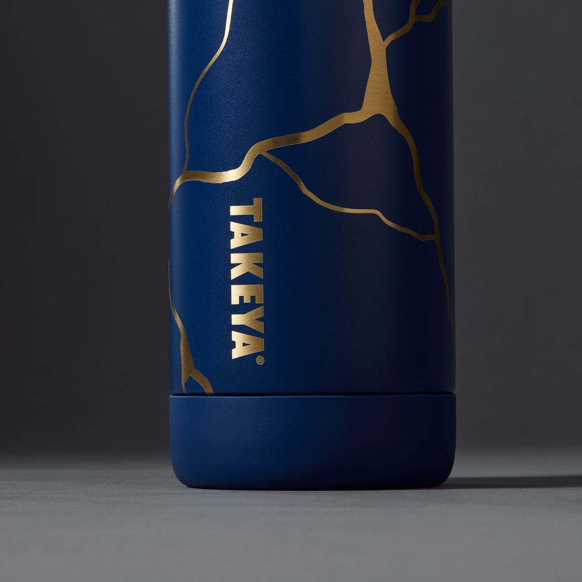 kintsugi-water-bottle-with-spout-lid-l9 51390-TK_HO25_Kintsugi_Takeya9241_Crop.png