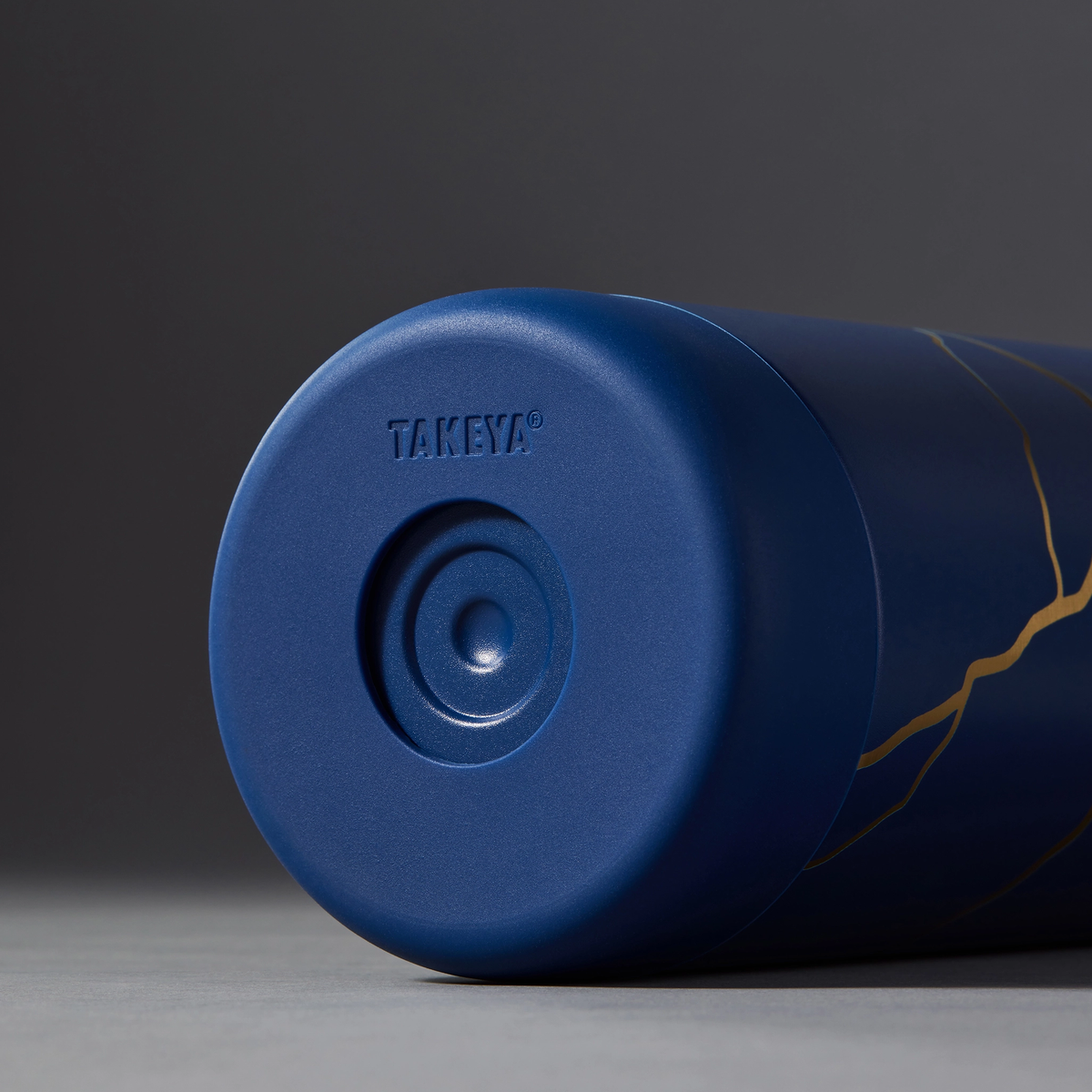 kintsugi-water-bottle-with-spout-lid-l9 51390-TK_HO25_Kintsugi_Takeya9249.png